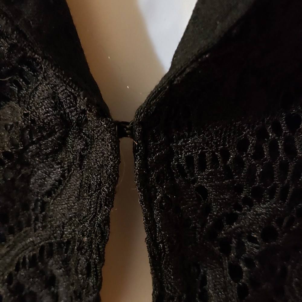 Black Jacket w. Lace Sleeves - Picture 3 of 8